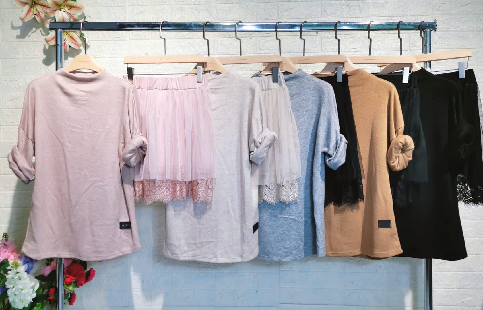 Maglia con gonna pizzo