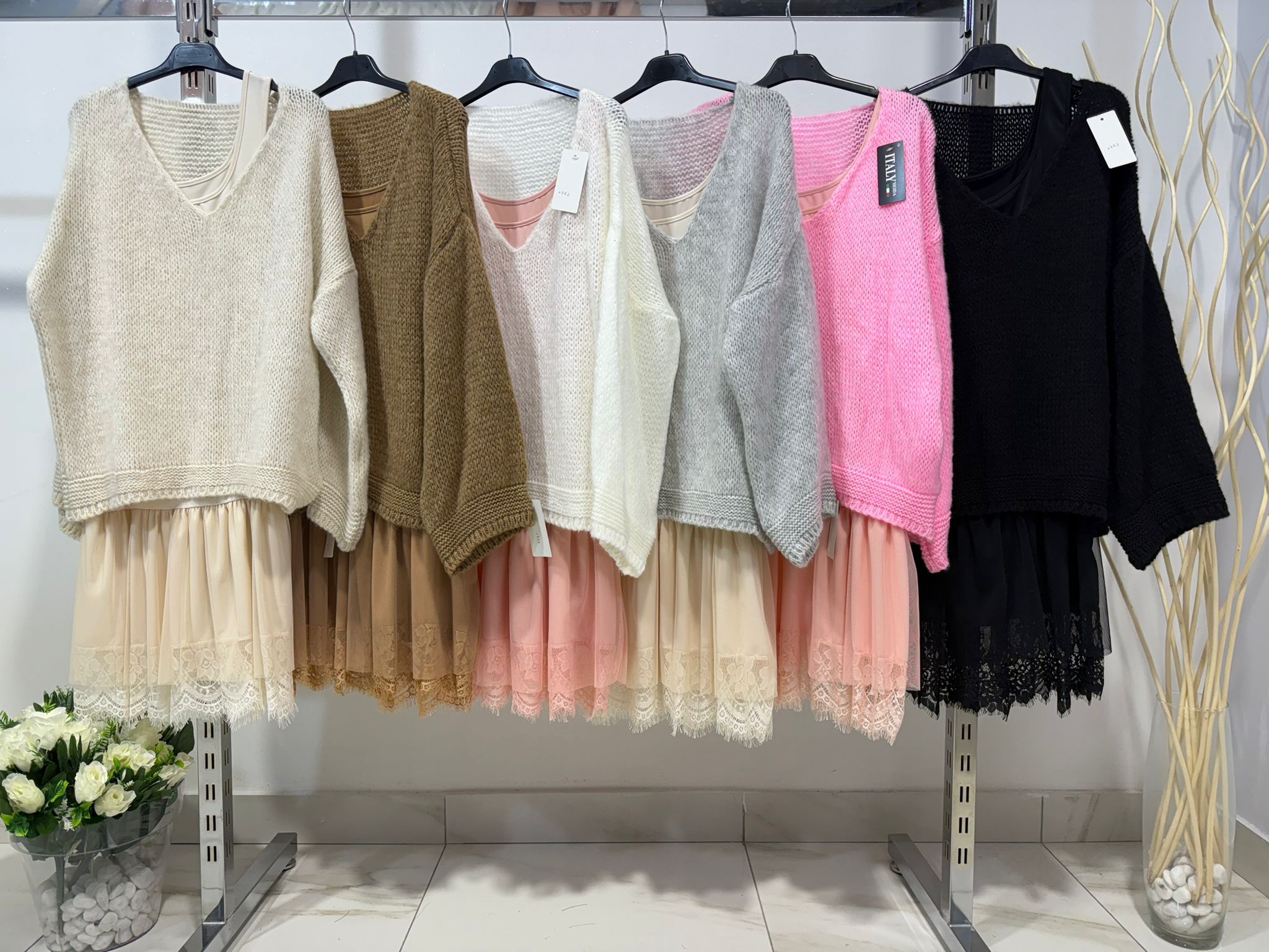 Complete shirt and lace tank top