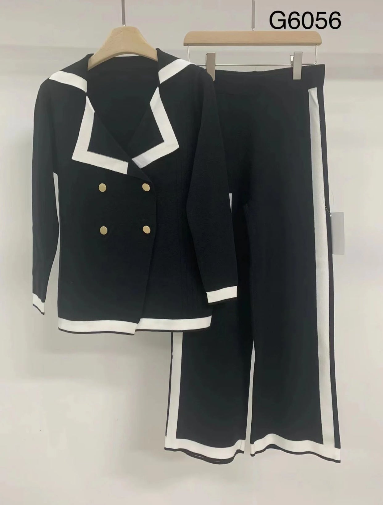 Set Monique